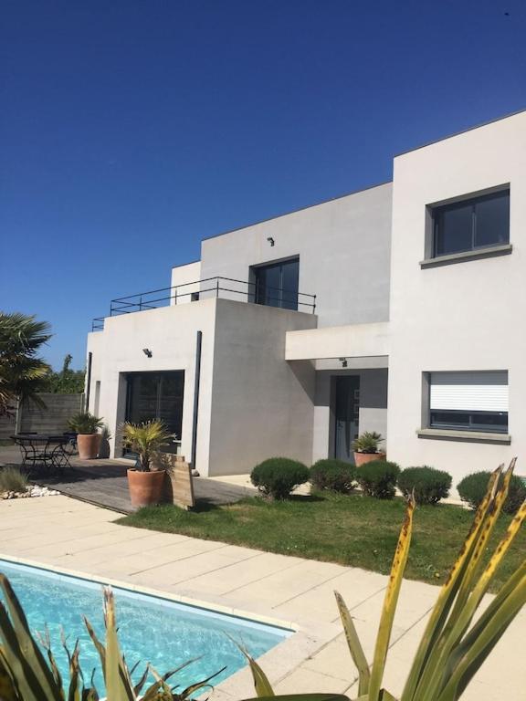 Maison Moderne Avec Piscine Chauffee Dans La Baie Du Mont St Michel 200M2 Yquelon Luaran gambar